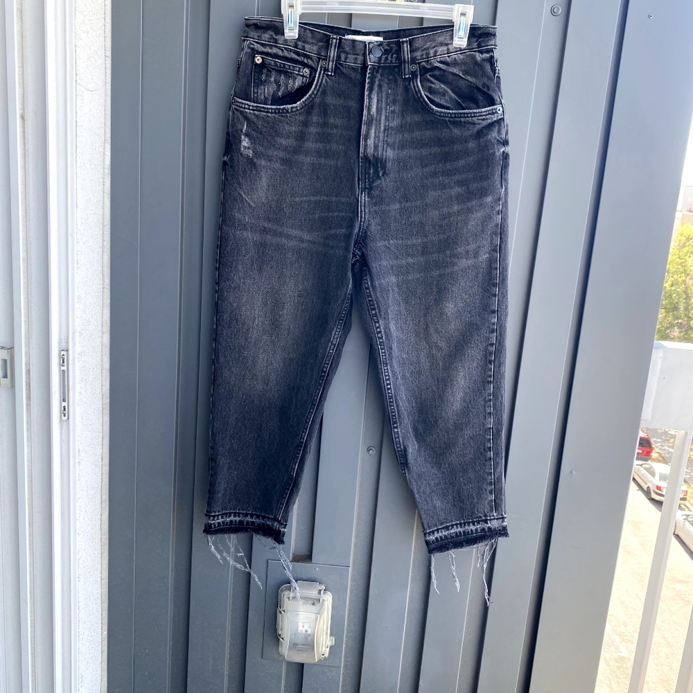 100% Cotton Zara High Rise Distressed Cropped Raw Hem Jeans Black